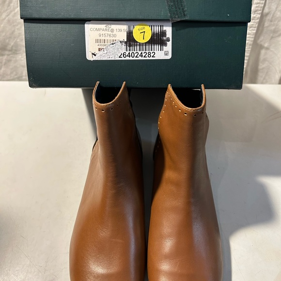 LOGO Lori Goldstein cognac leather ankle booties with stretch fabric on heel - Picture 5 of 6